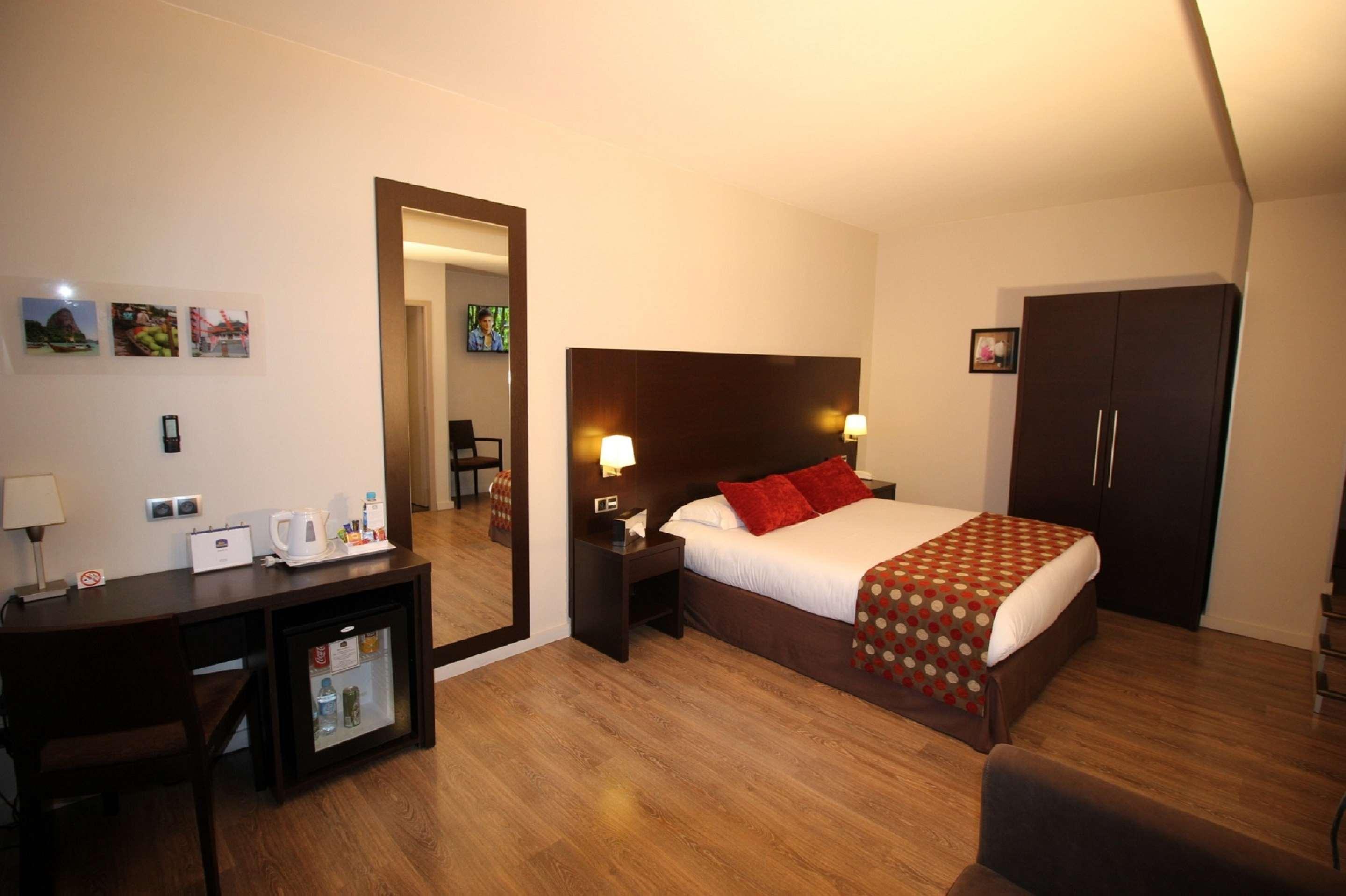 Best Western Hotel Des Barolles - Lyon Sud Brignais Esterno foto
