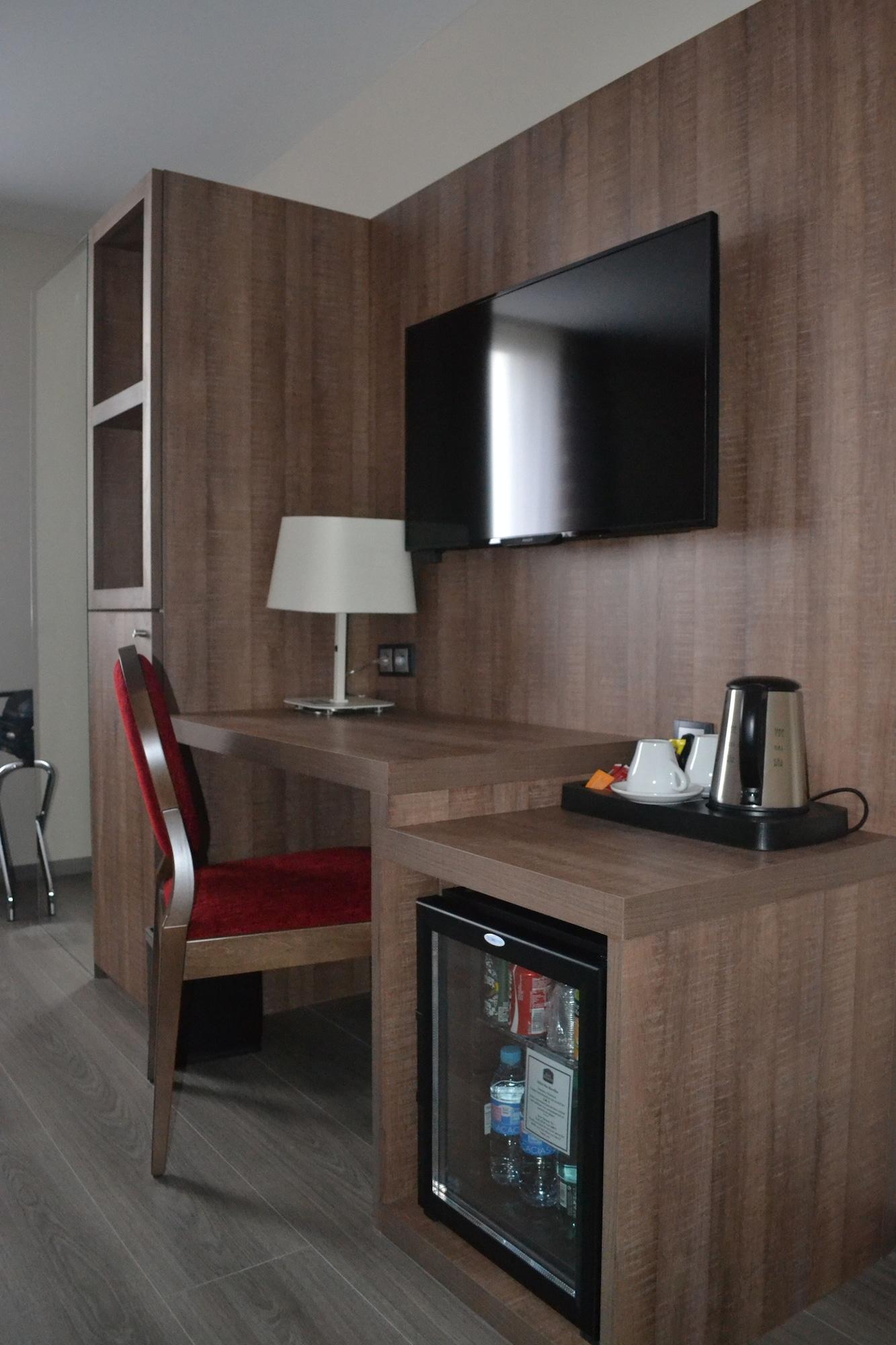 Best Western Hotel Des Barolles - Lyon Sud Brignais Esterno foto