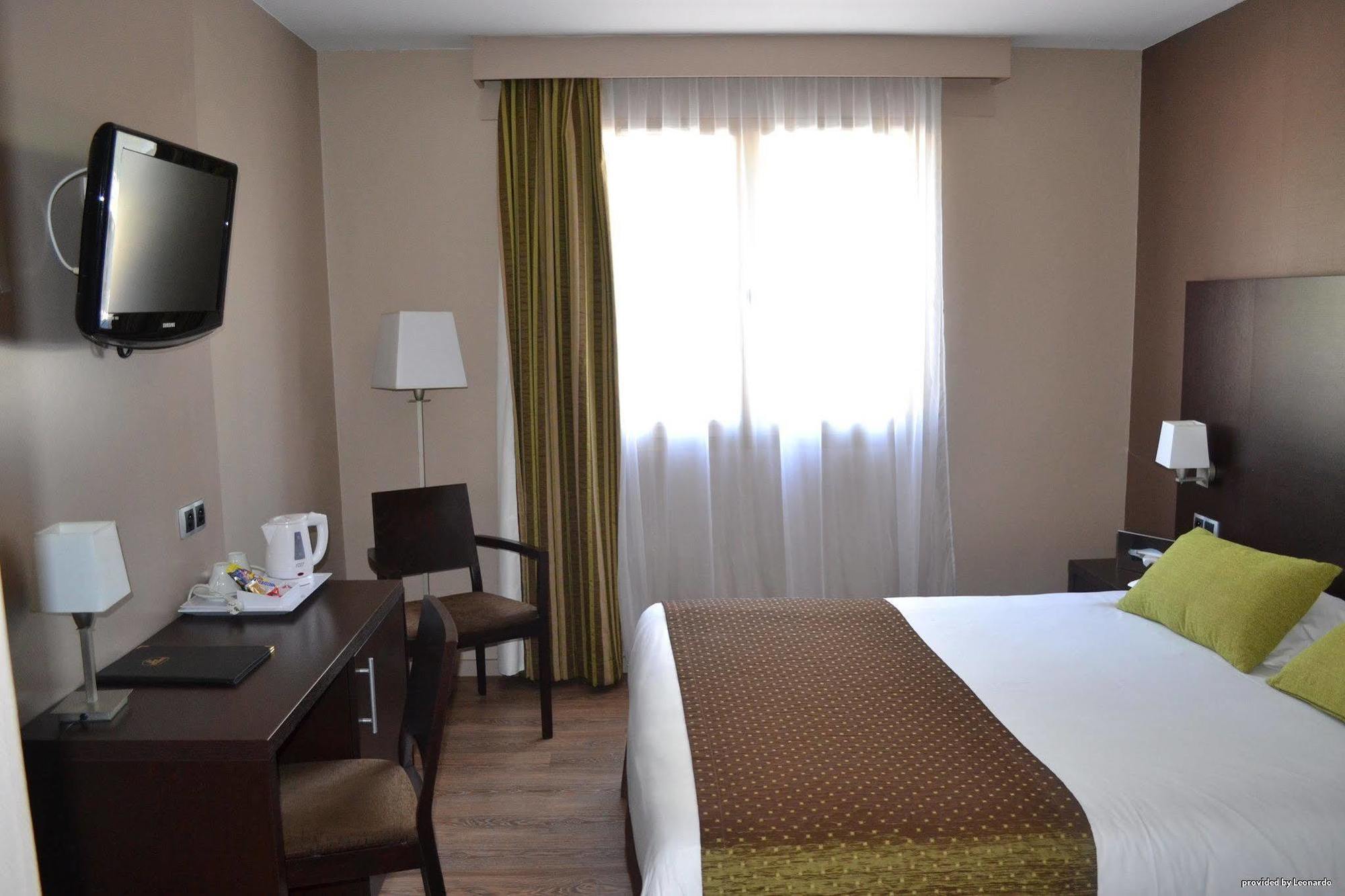 Best Western Hotel Des Barolles - Lyon Sud Brignais Esterno foto