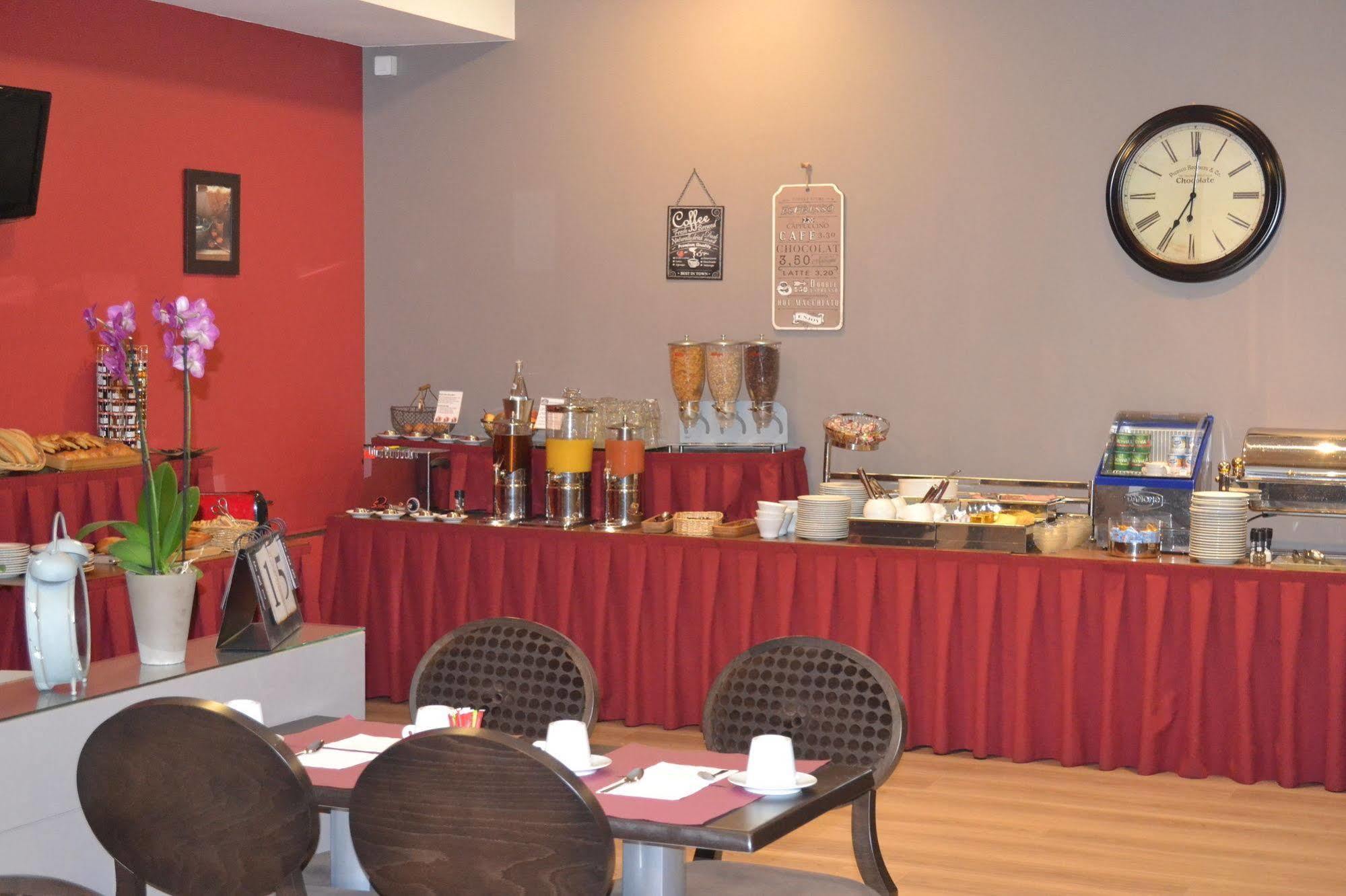 Best Western Hotel Des Barolles - Lyon Sud Brignais Esterno foto